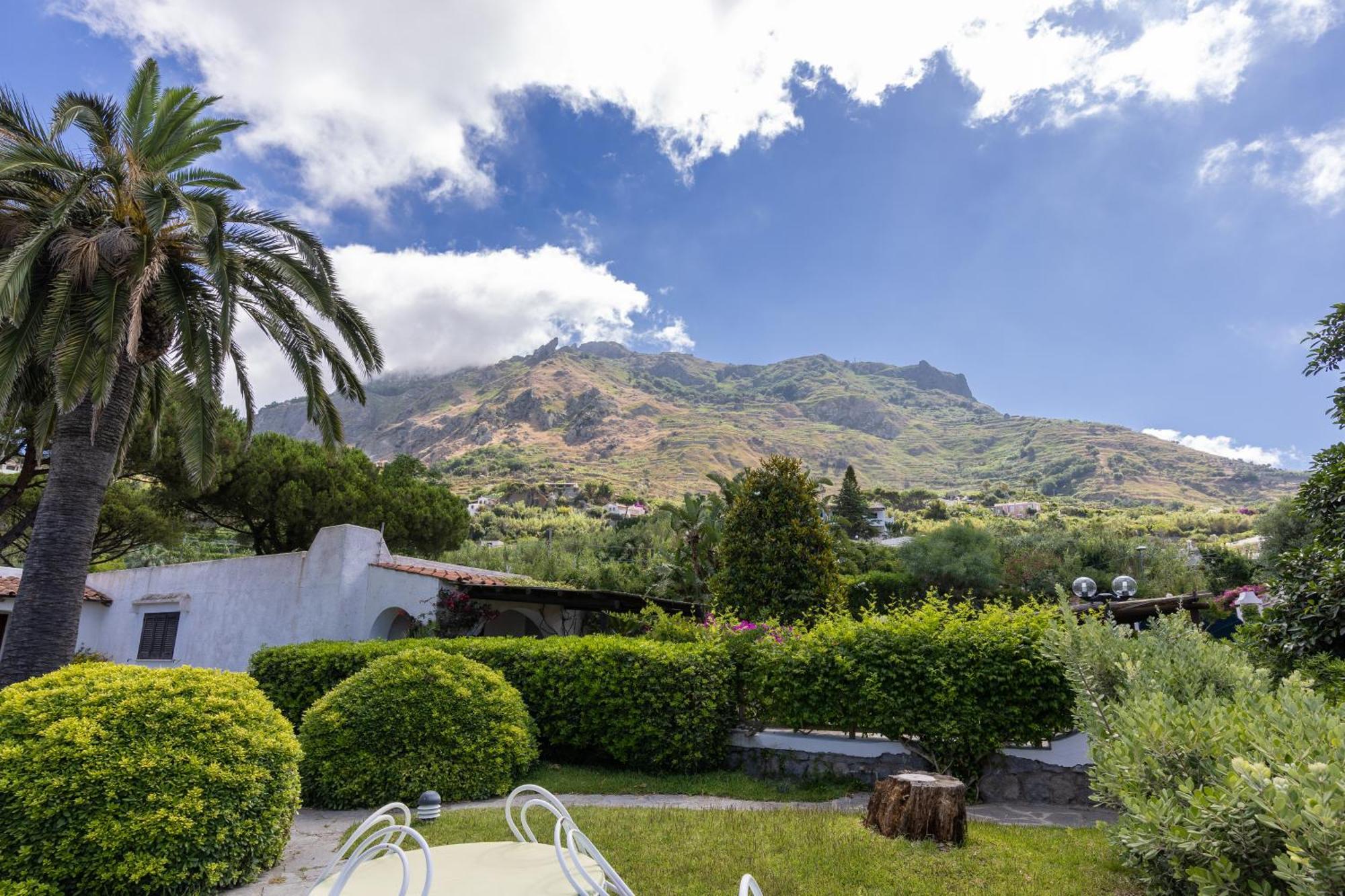 Villetta Con Giardino Esclusivo Di 1000 Mq, Piscina, Tennis, Calcio, Bocce Forio di Ischia Exterior foto