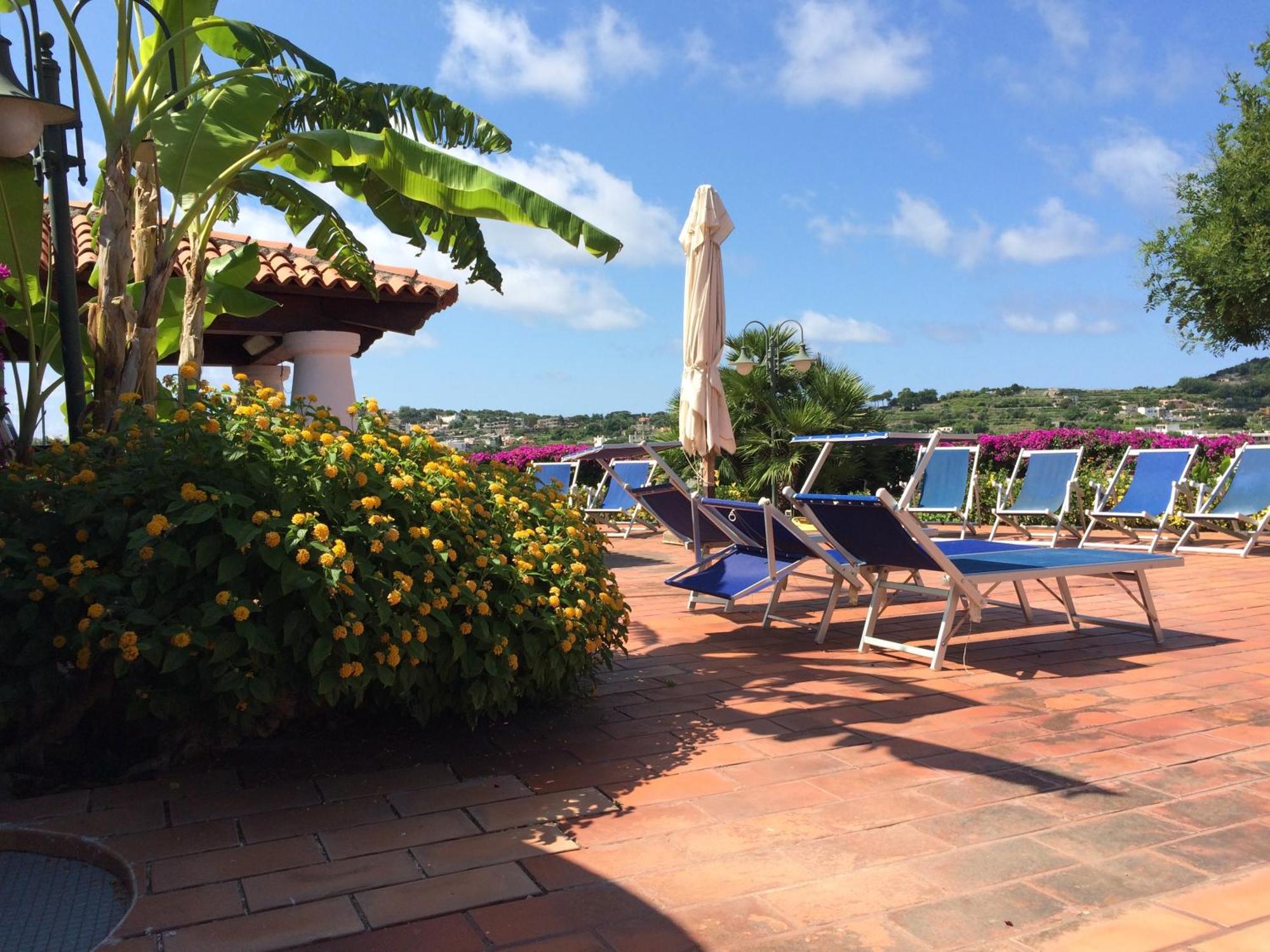 Villetta Con Giardino Esclusivo Di 1000 Mq, Piscina, Tennis, Calcio, Bocce Forio di Ischia Exterior foto