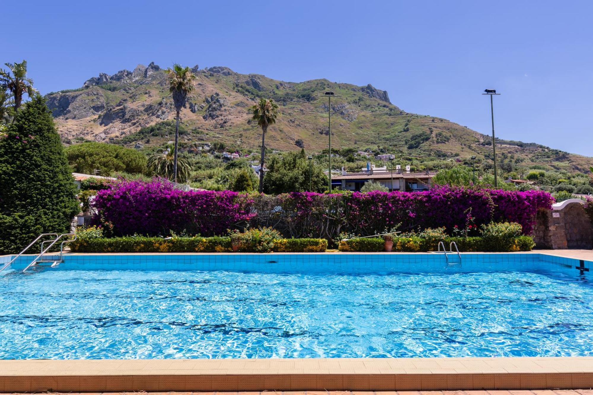 Villetta Con Giardino Esclusivo Di 1000 Mq, Piscina, Tennis, Calcio, Bocce Forio di Ischia Exterior foto
