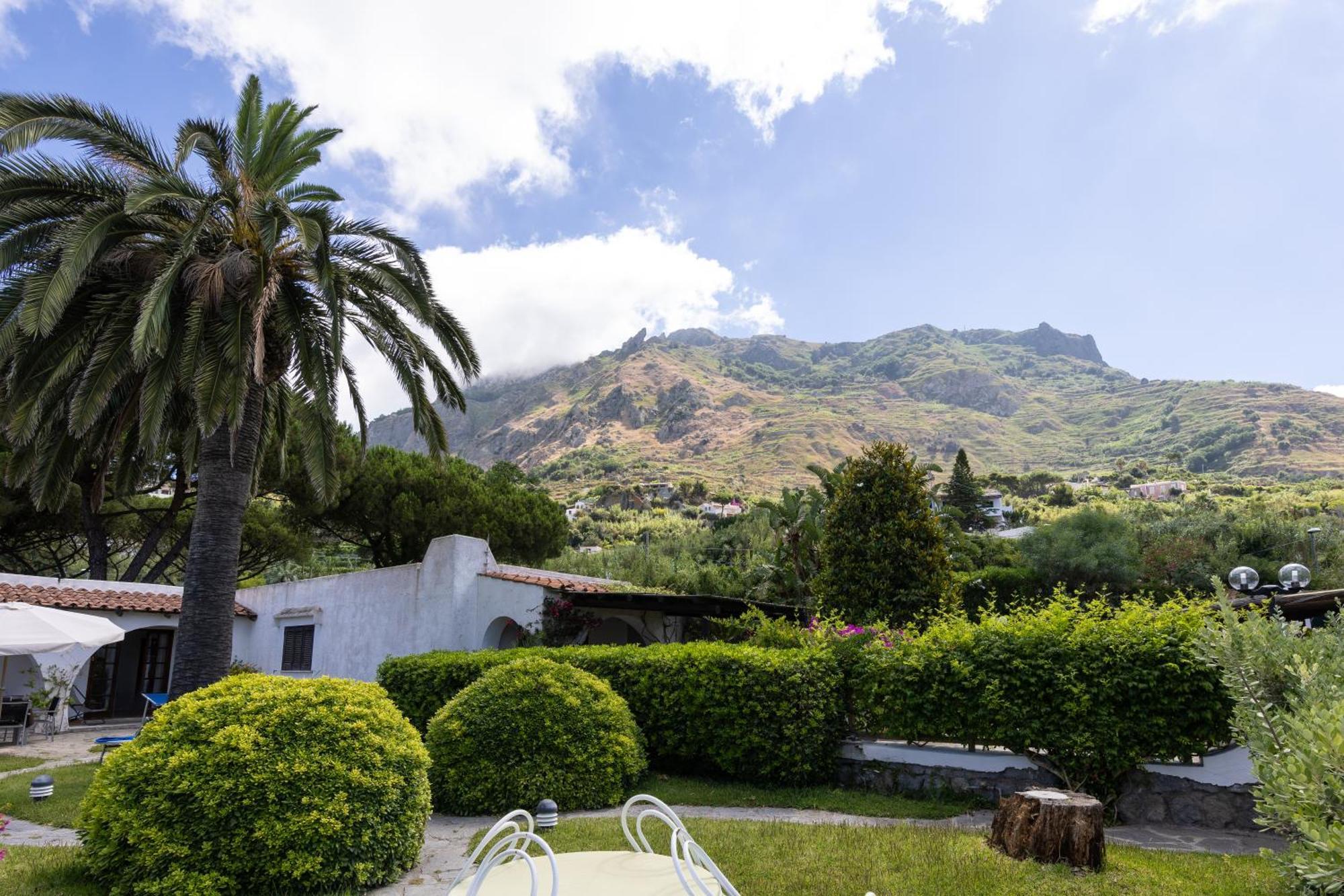 Villetta Con Giardino Esclusivo Di 1000 Mq, Piscina, Tennis, Calcio, Bocce Forio di Ischia Exterior foto